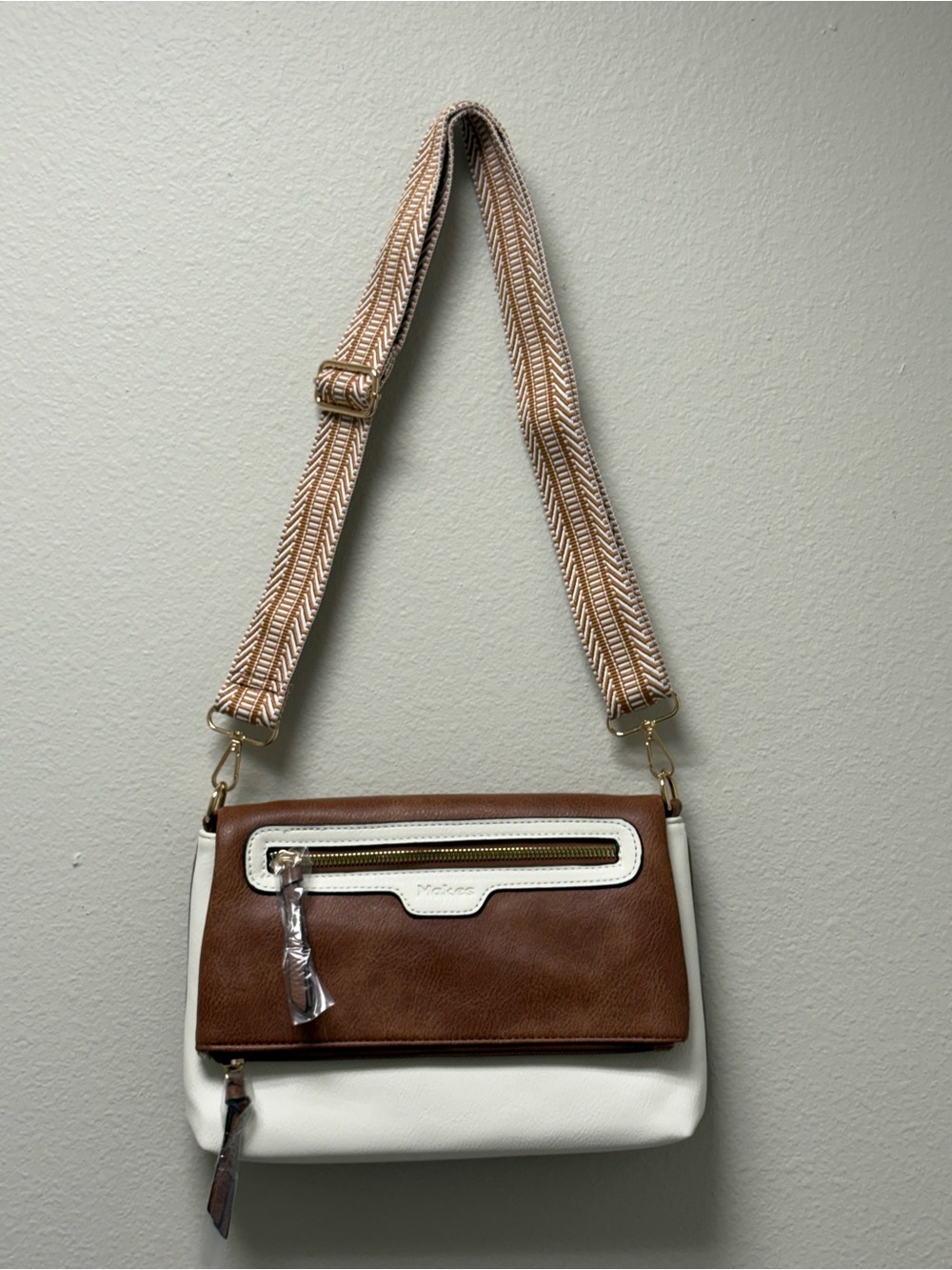 Makes Brown White Colorblock Chevron Crossbody Bag Zip Adjustable Detach Strap